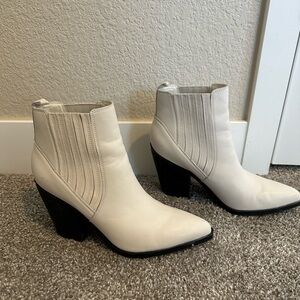 Marc Fisher white leather booties size 8.5